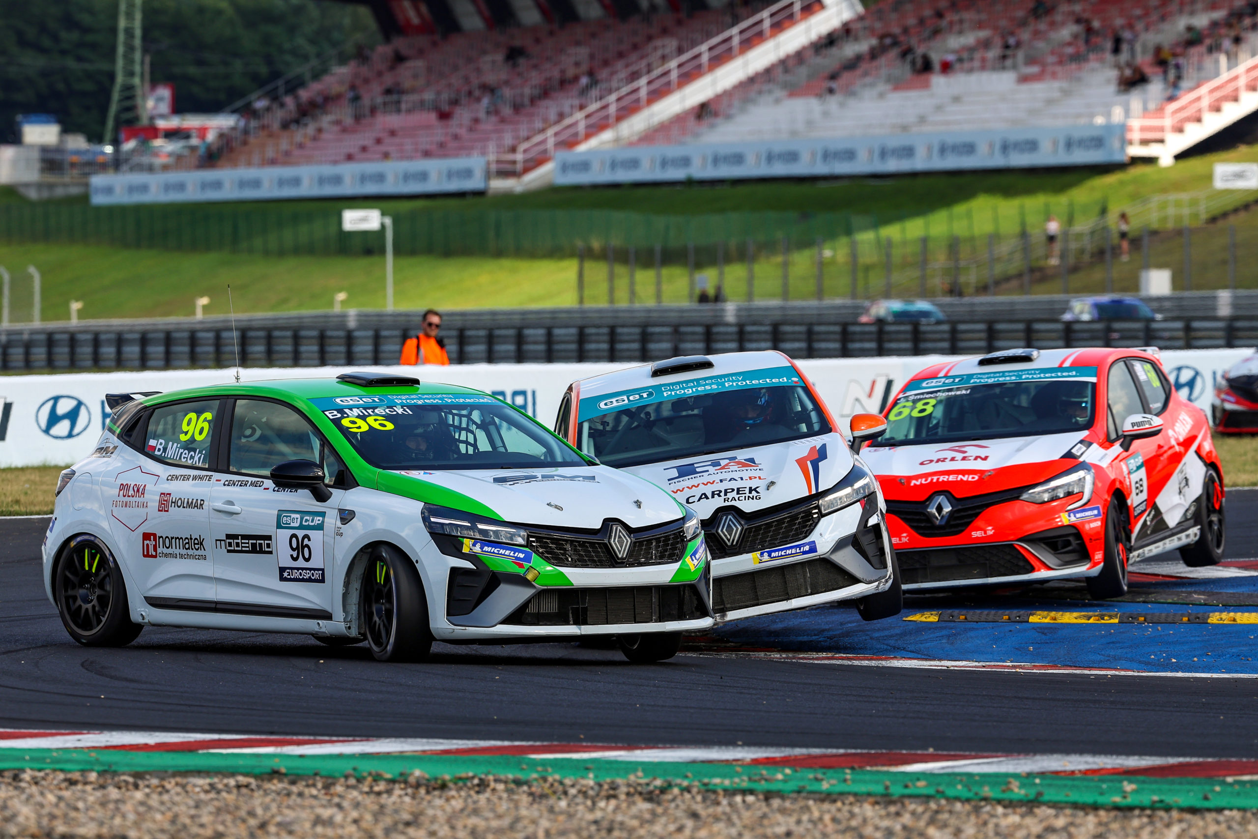 Tomáš Pekař won a spectacular race at Autodrom Most